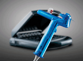 Image: AxoTrack needle guidance technology (Photo courtesy of SonoSite) Image: AxoTrack needle guidance technology (Photo courtesy of SonoSite)